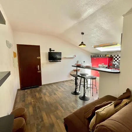 Apartment F2 Avec Clim A 300m De La - - Fr-1-61-616